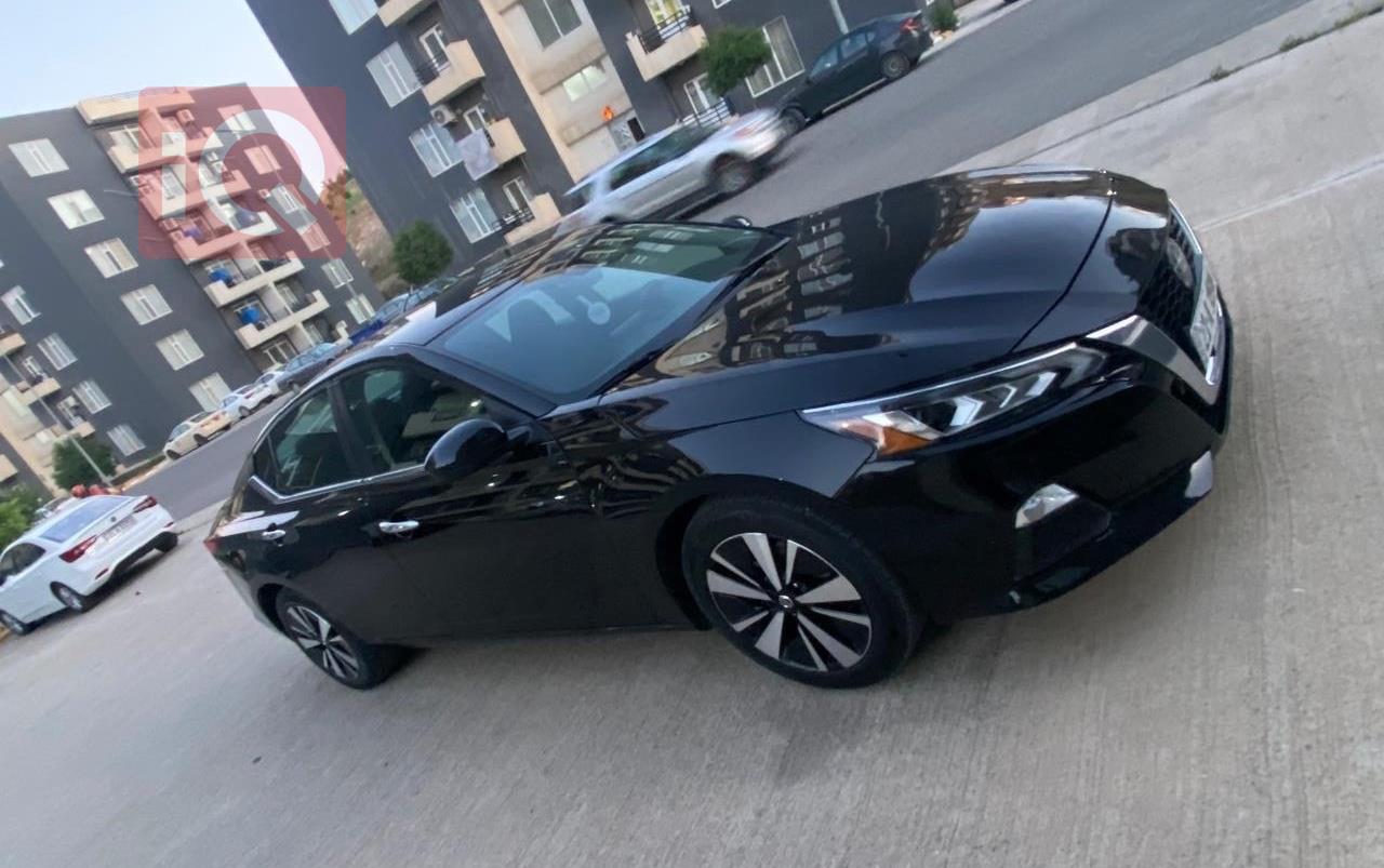 نیسان ئەلتیما